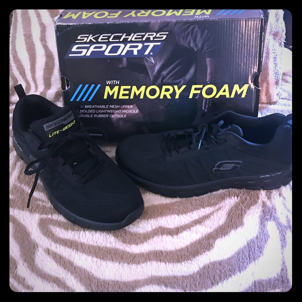 Men’s Skechers sneakers, size 9 wide width.